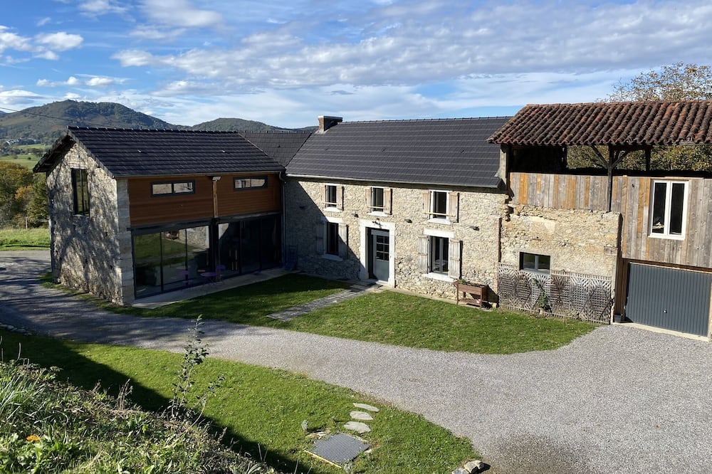 Photo of Outdoor in Montserie