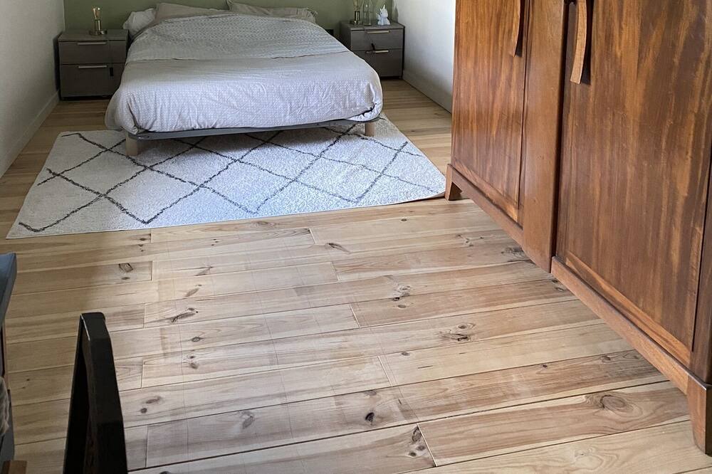 Photo of Bedroom in Montserie