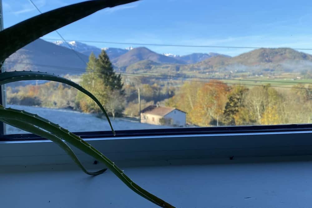 Photo of Others in Montserie