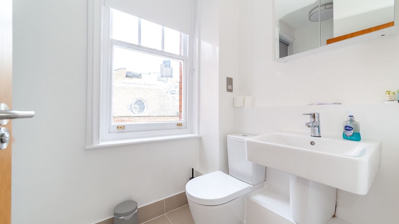 Photo of Bathroom in Walbrook