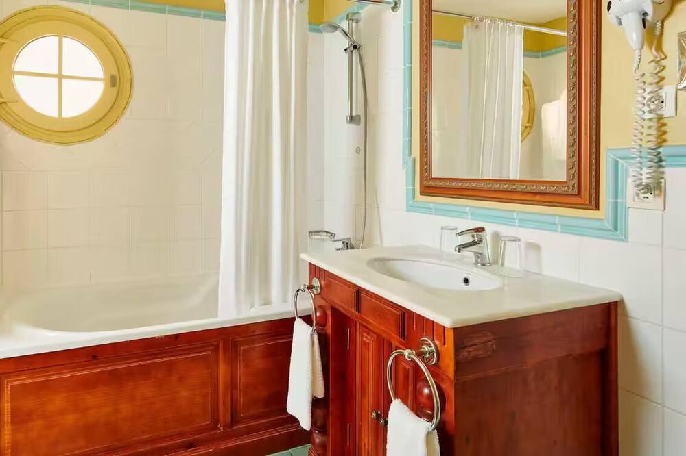Photo of Bathroom in Bailly-Romainvilliers