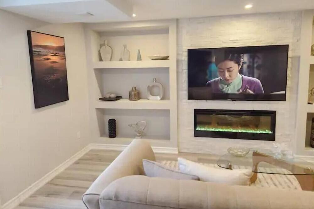Photo of Livingroom in Oshawa