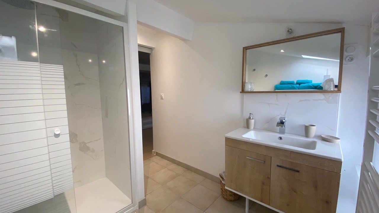 Photo of Bathroom in Castelnaudary