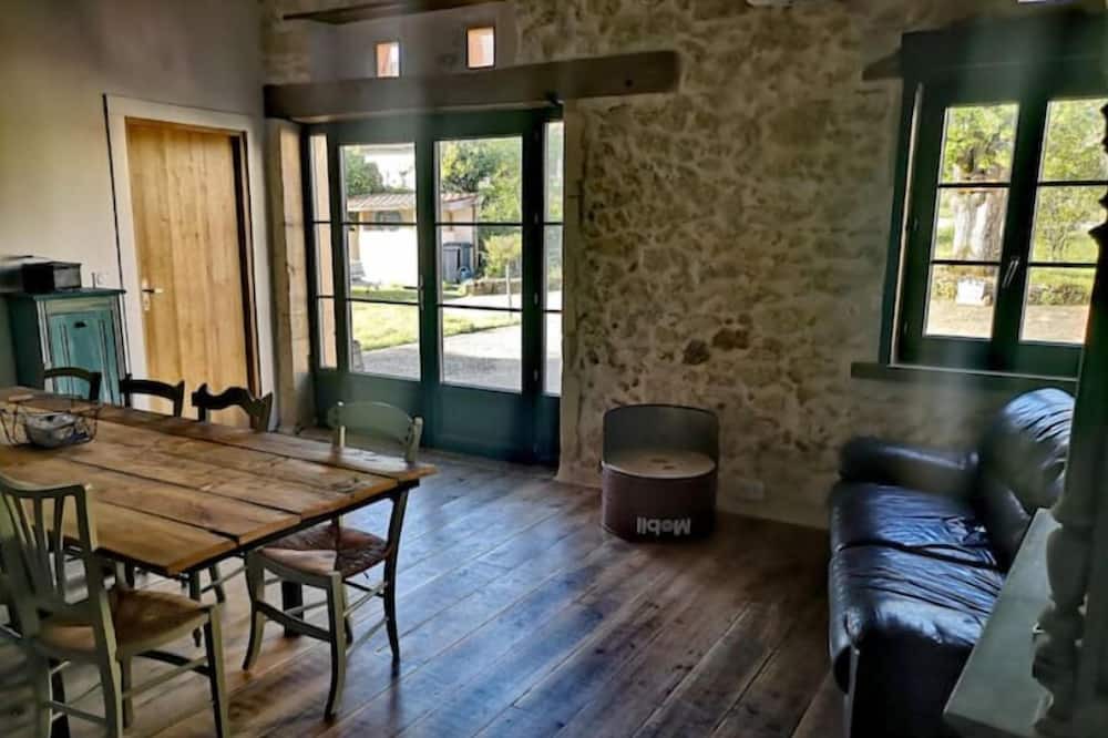 Photo of Others in Maylis