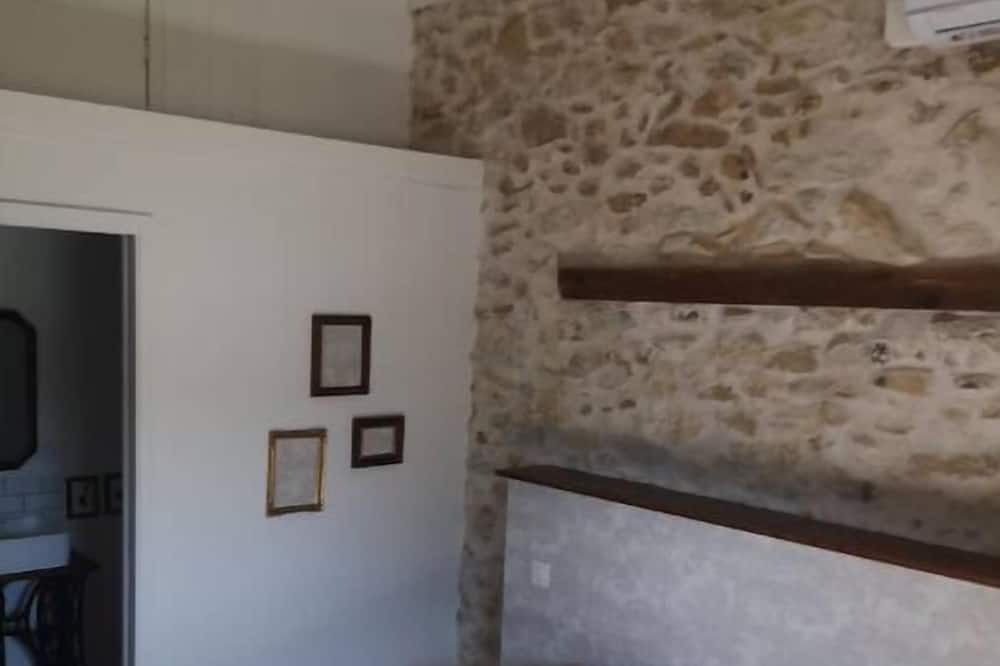 Photo of Bedroom in Maylis