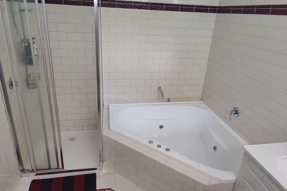 Photo of Bathroom in Lower Plenty