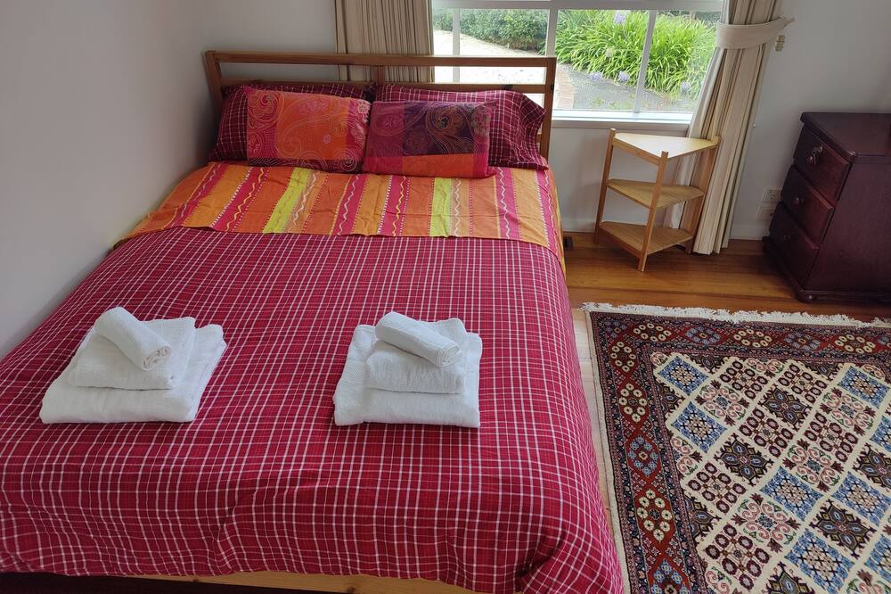 Photo of Bedroom in Lower Plenty