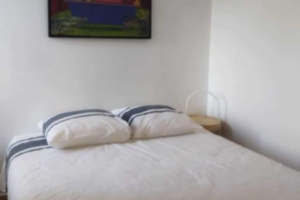 Photo of Bedroom in Eymeux