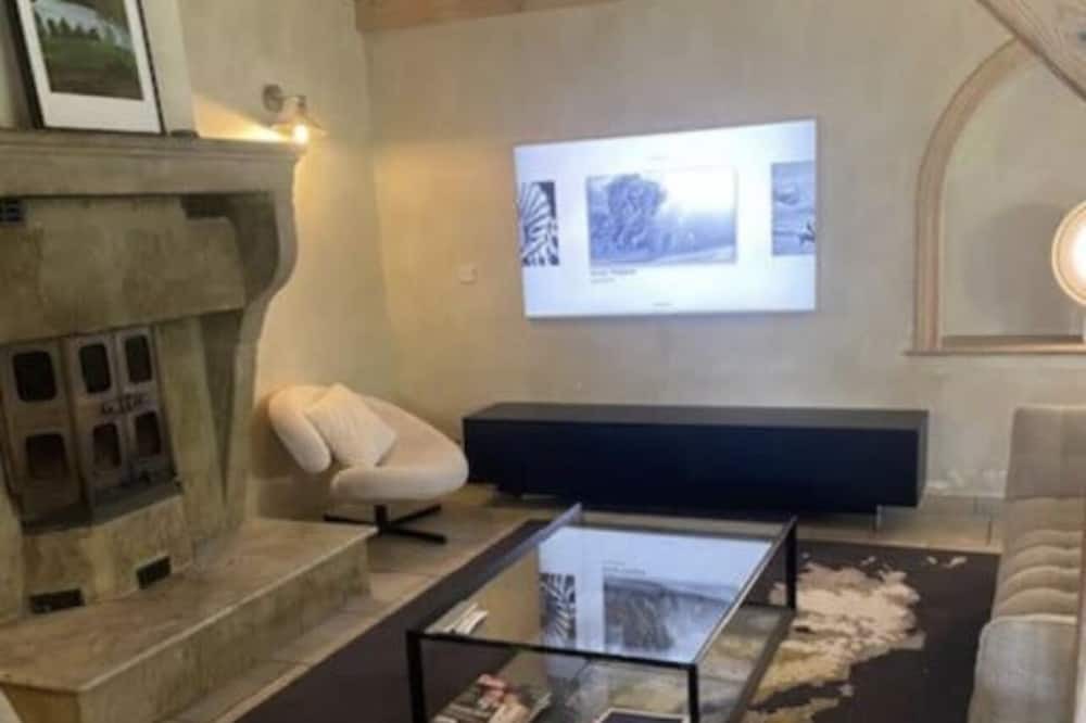 Photo of Livingroom in Eymeux