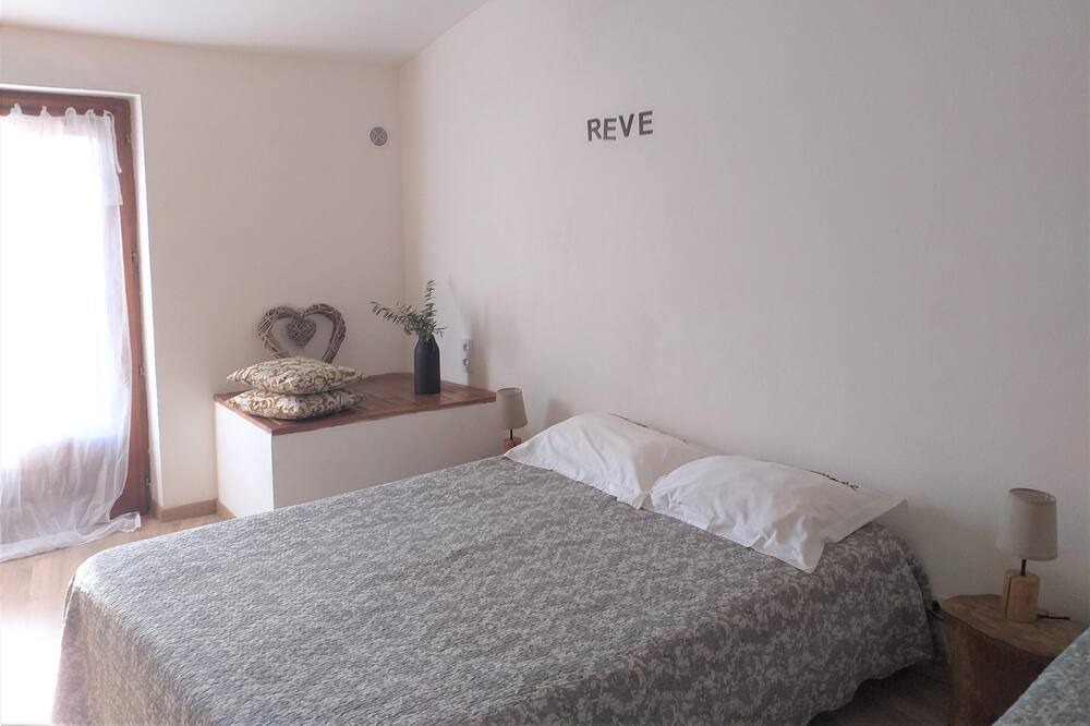 Photo of Bedroom in Orsan