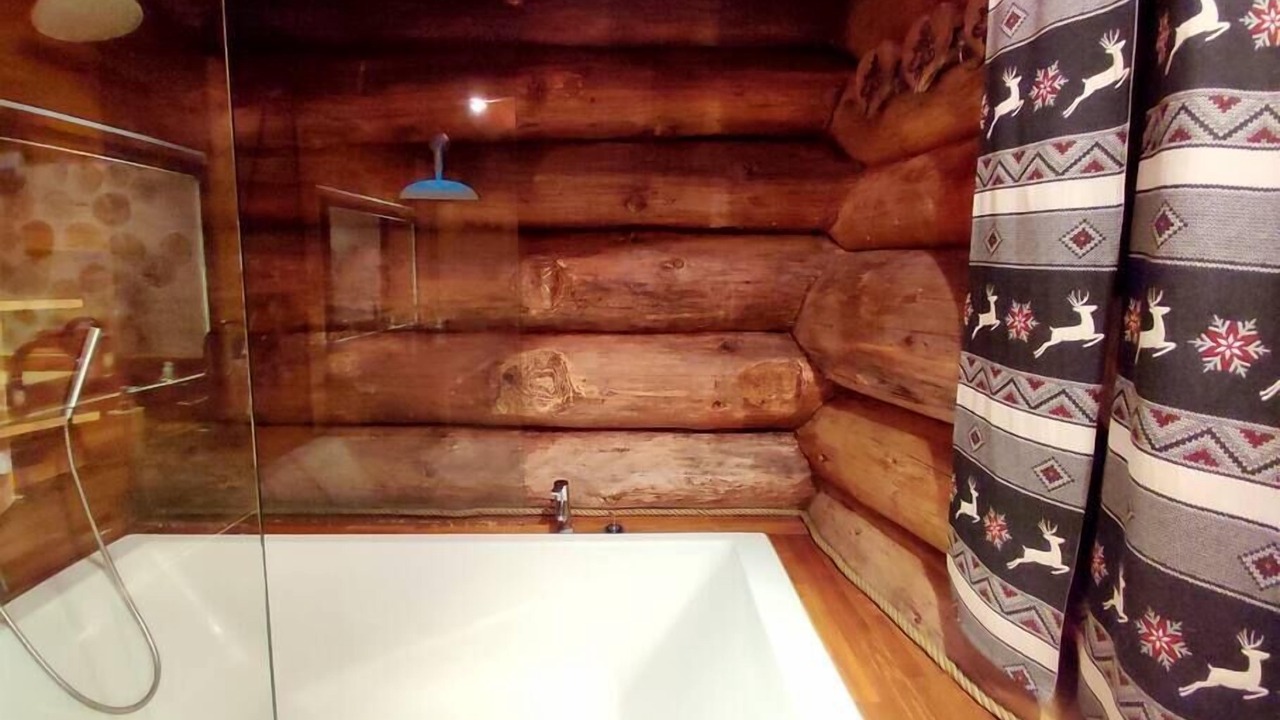 Photo of Bathroom in Tendon