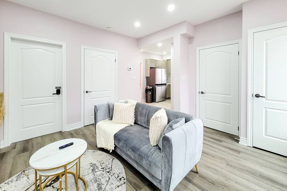 Photo of Livingroom in Brantford