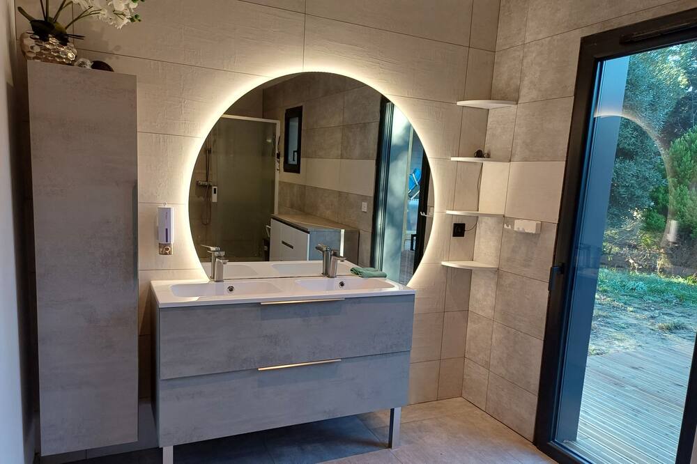 Photo of Bathroom in Payrin-Augmontel