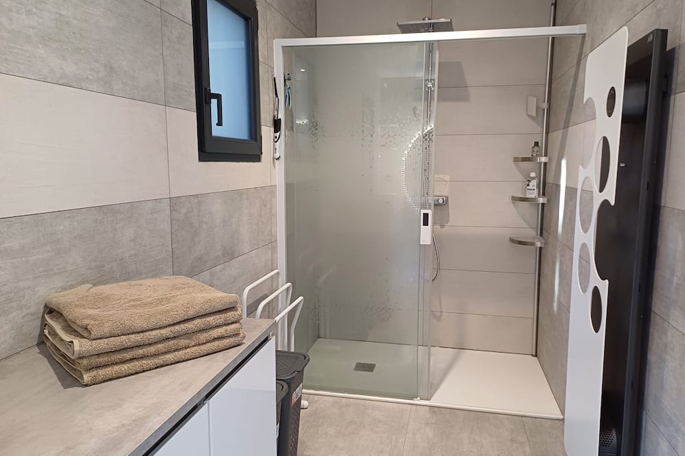 Photo of Bathroom in Payrin-Augmontel