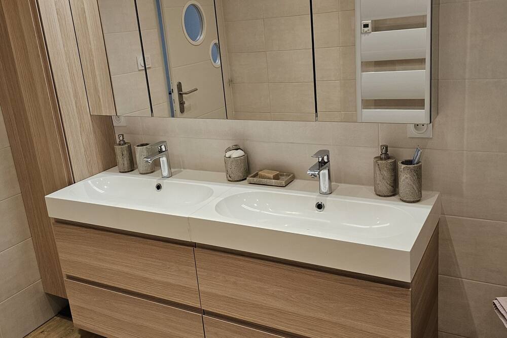 Photo of Bathroom in Bourbourg