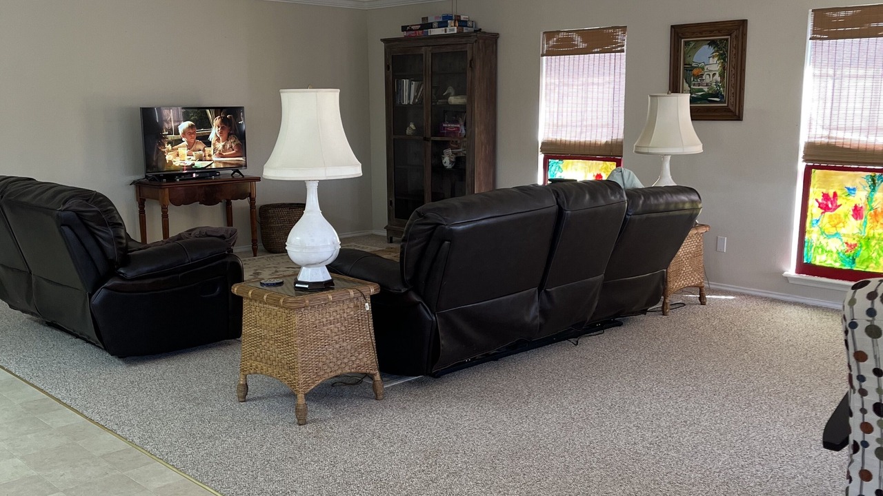 Photo of Livingroom in Leesville