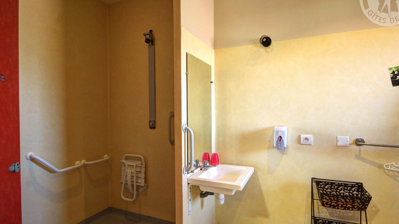 Photo of Bathroom in Chambles