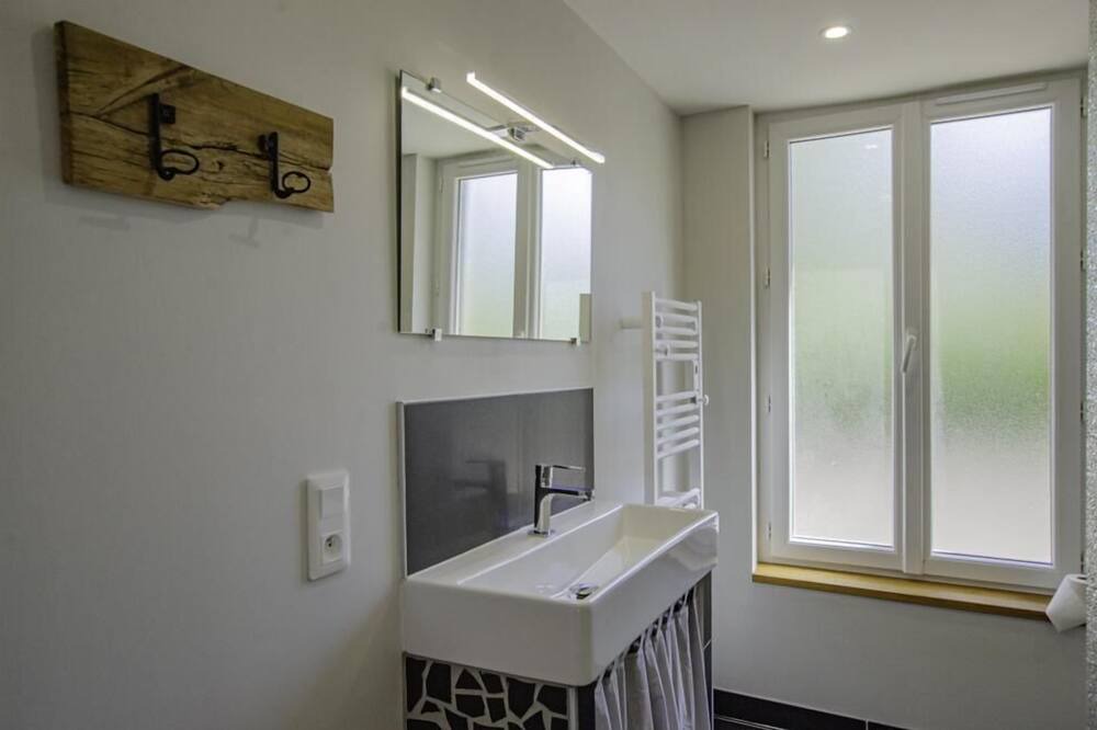 Photo of Bathroom in Brevonnes