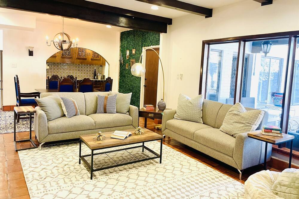 Photo of Livingroom in El Paso