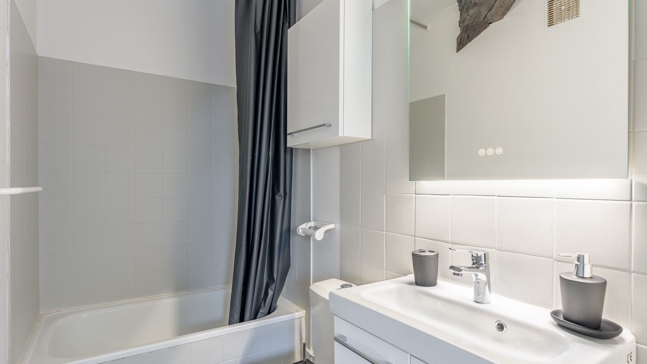 Photo of Bathroom in Republique - Les Ponts