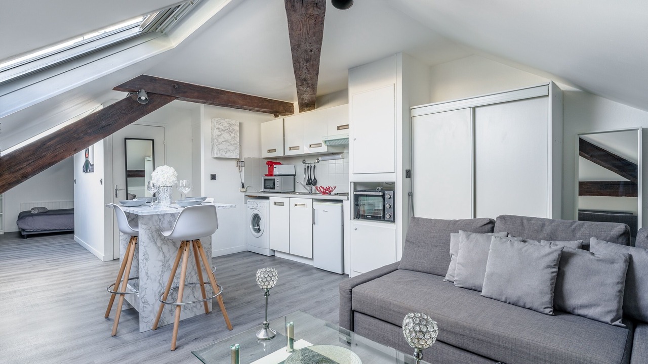 Photo of Livingroom in Republique - Les Ponts