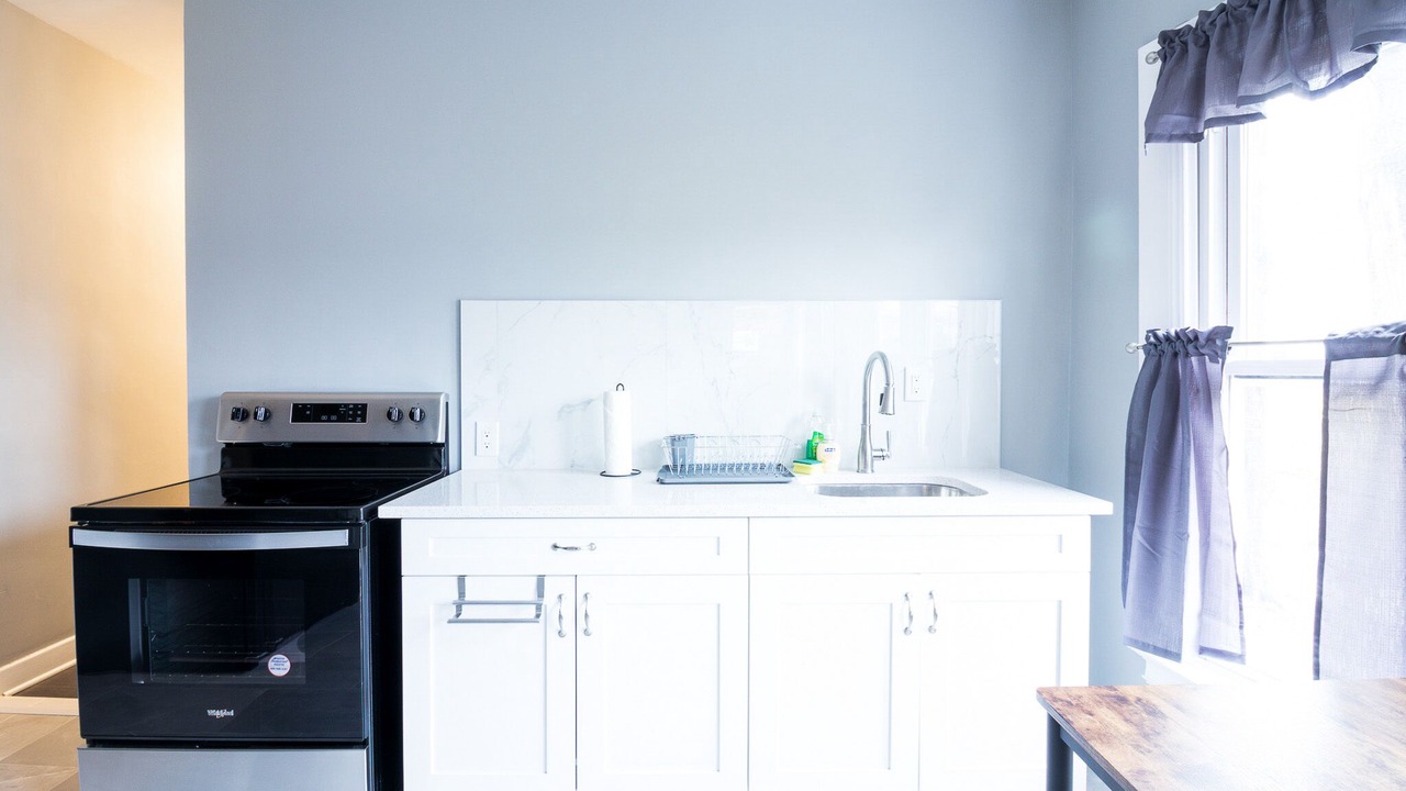 Photo of Kitchen in Downtown Niagara Falls