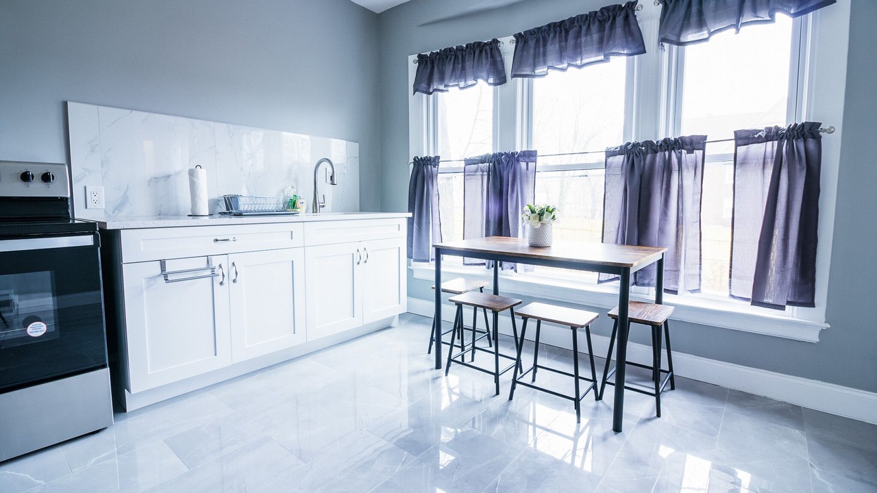 Photo of Kitchen in Downtown Niagara Falls