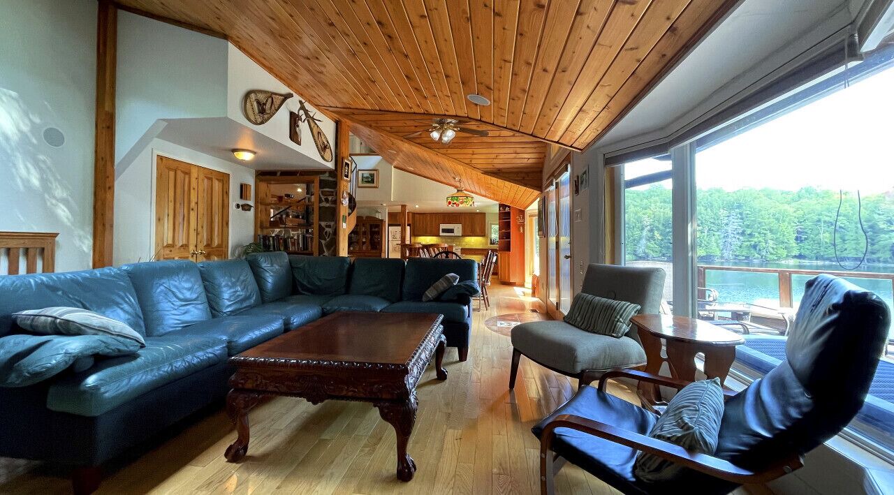 Photo of Livingroom in North Kawartha
