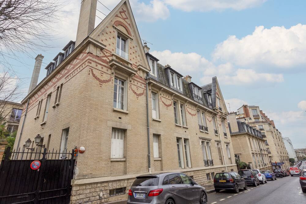 Photo of Others in Neuilly-sur-Seine