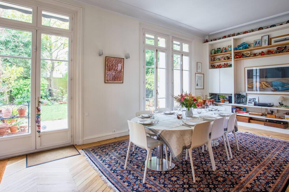 Photo of Others in Neuilly-sur-Seine