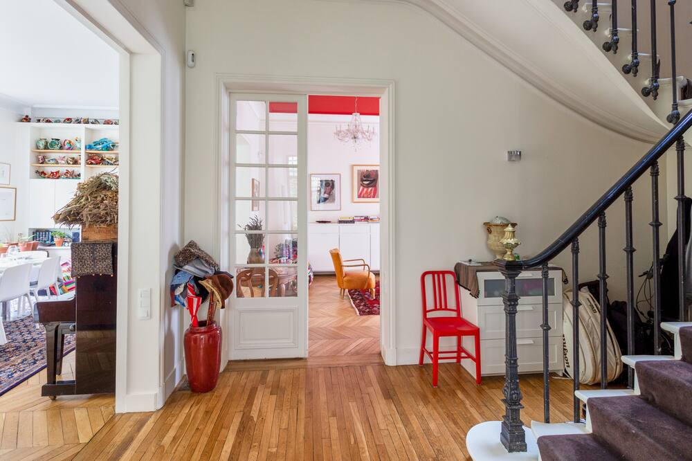 Photo of Others in Neuilly-sur-Seine