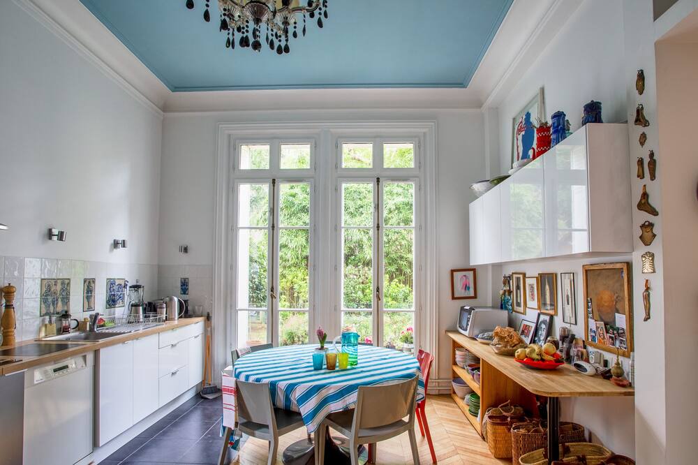 Photo of Others in Neuilly-sur-Seine