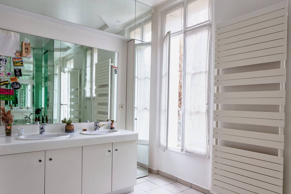 Photo of Bathroom in Neuilly-sur-Seine