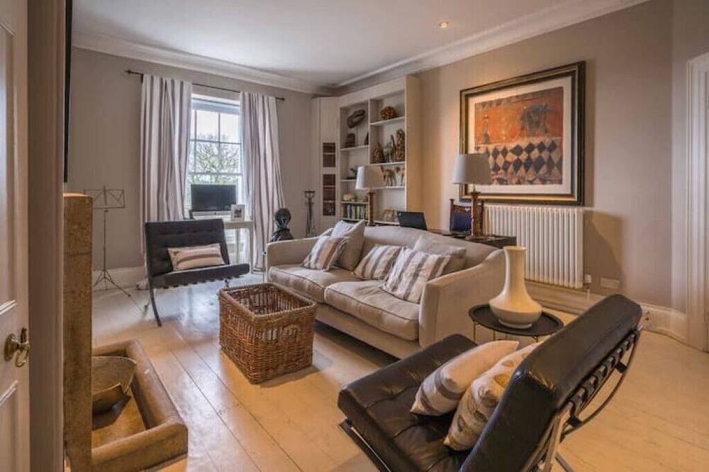 Photo of Livingroom in Clearbrook