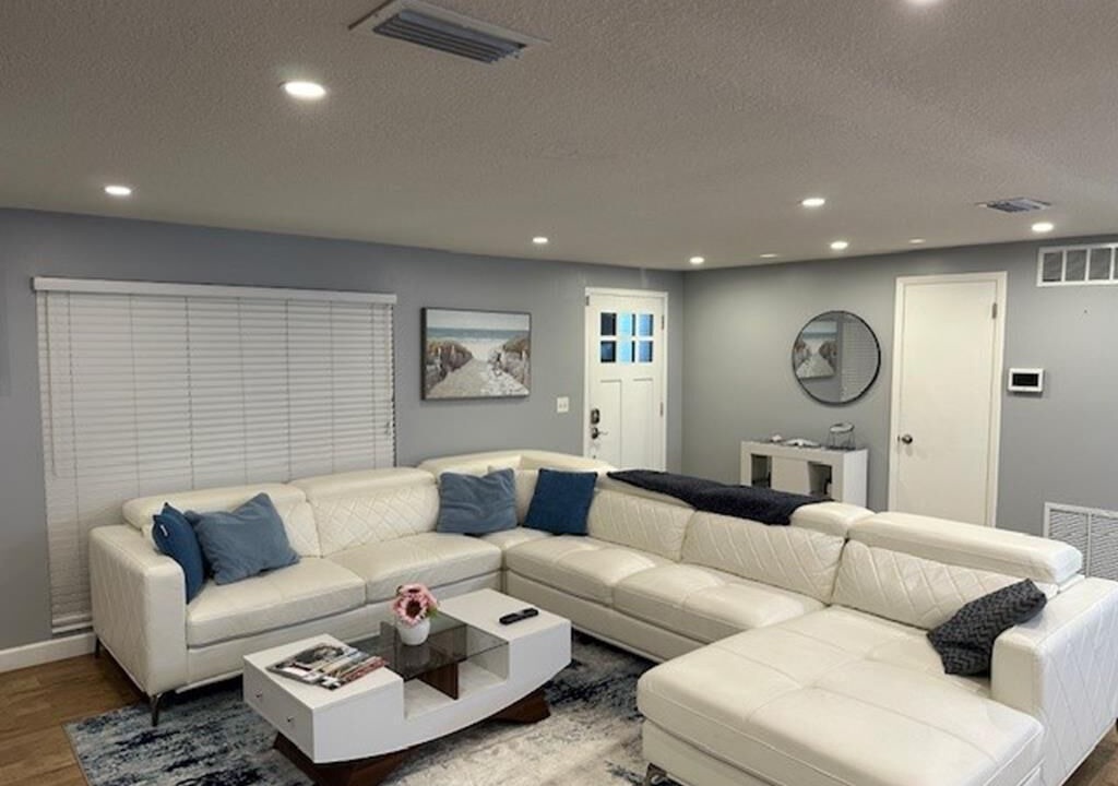 Photo of Livingroom in Atlantic Beach