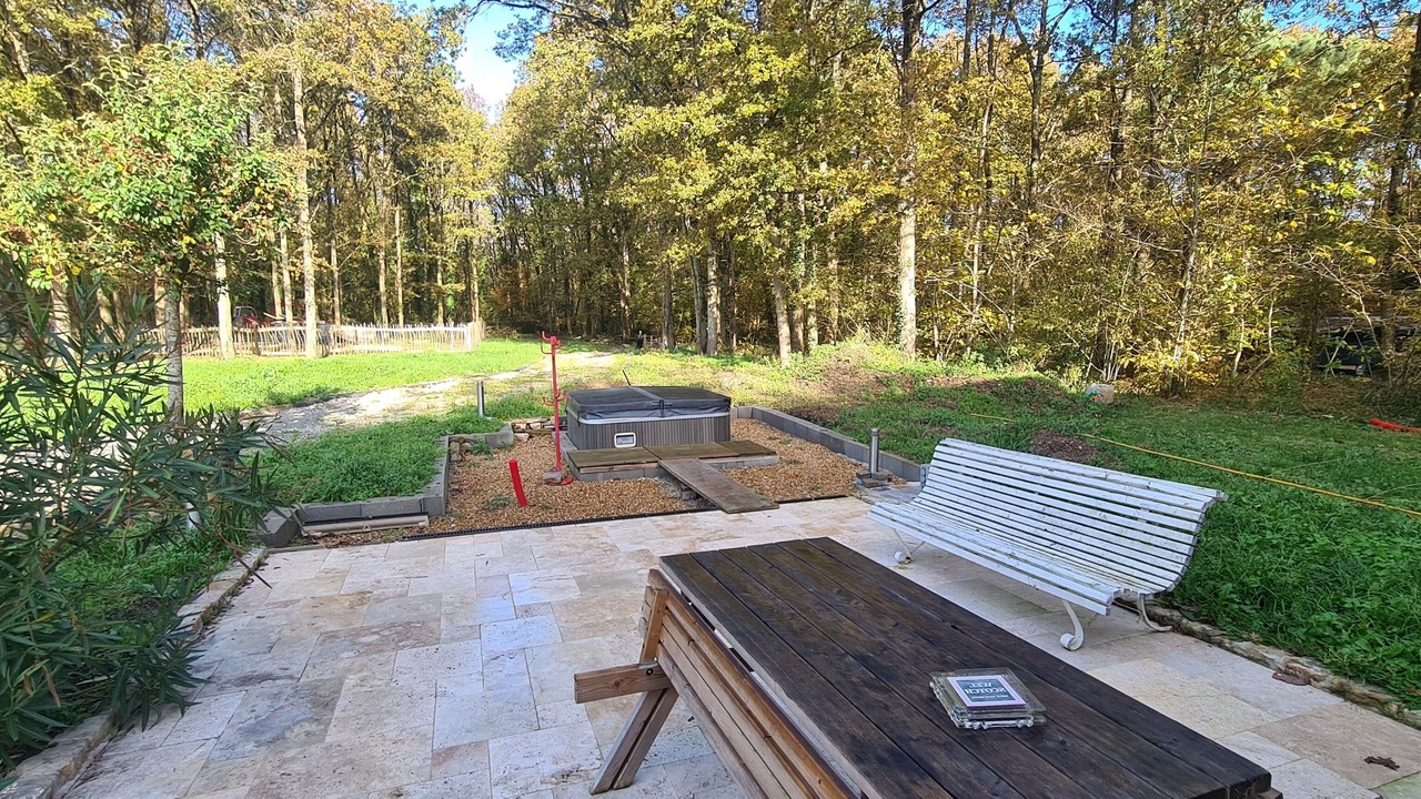 Photo of Outdoor in La Roche Foulques