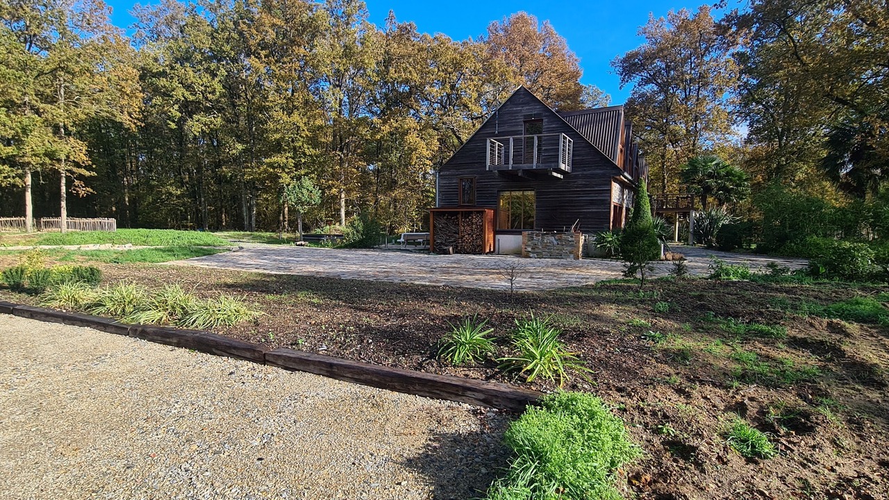 Photo of Outdoor in La Roche Foulques