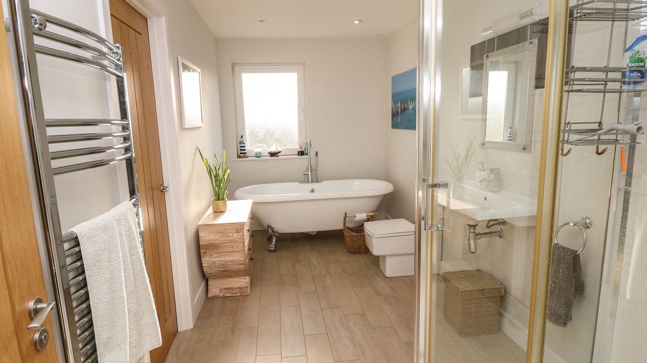 Photo of Others in Totland Bay