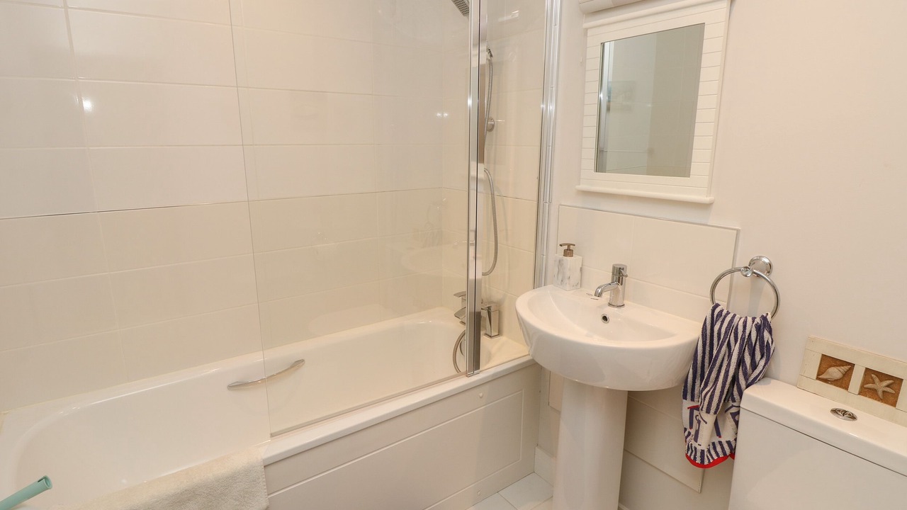 Photo of Others in Totland Bay