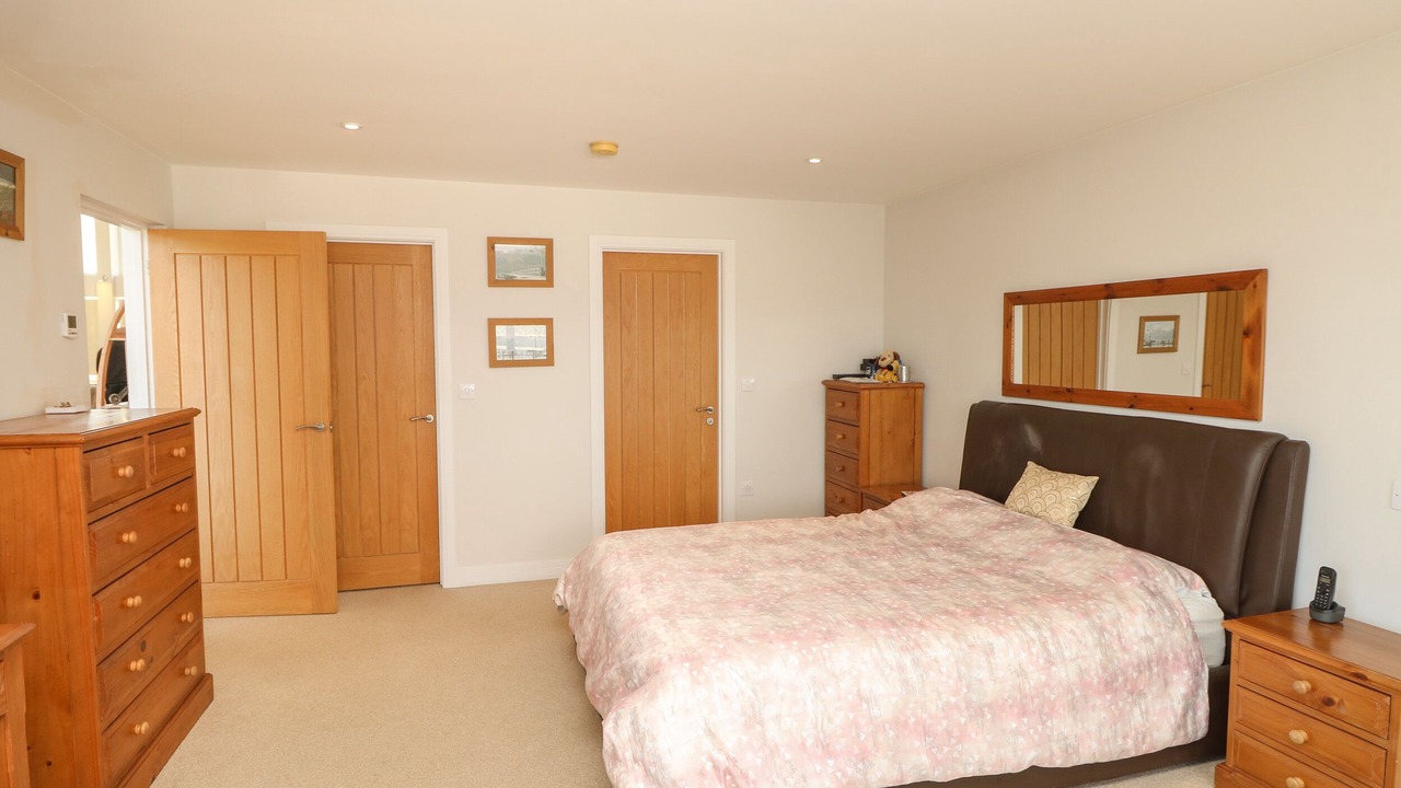 Photo of Others in Totland Bay