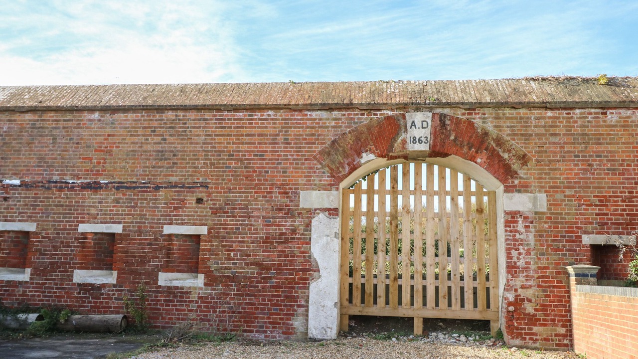 Photo of Outdoor in Totland Bay