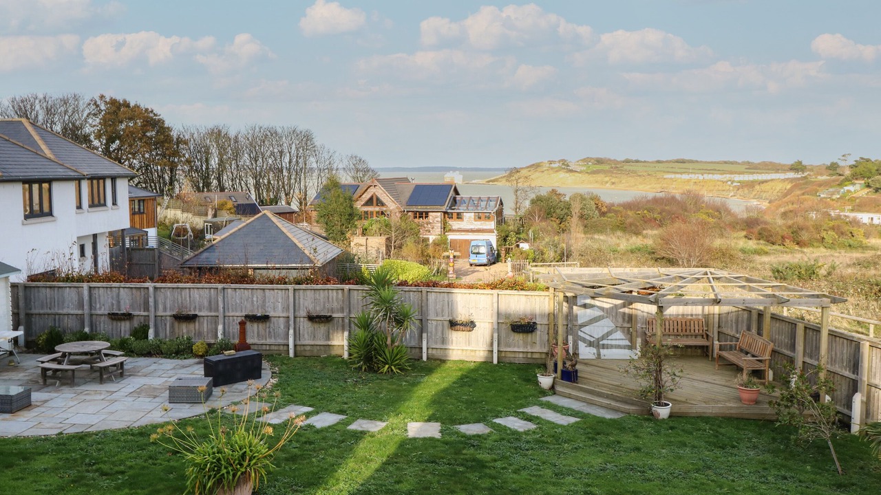 Photo of Outdoor in Totland Bay