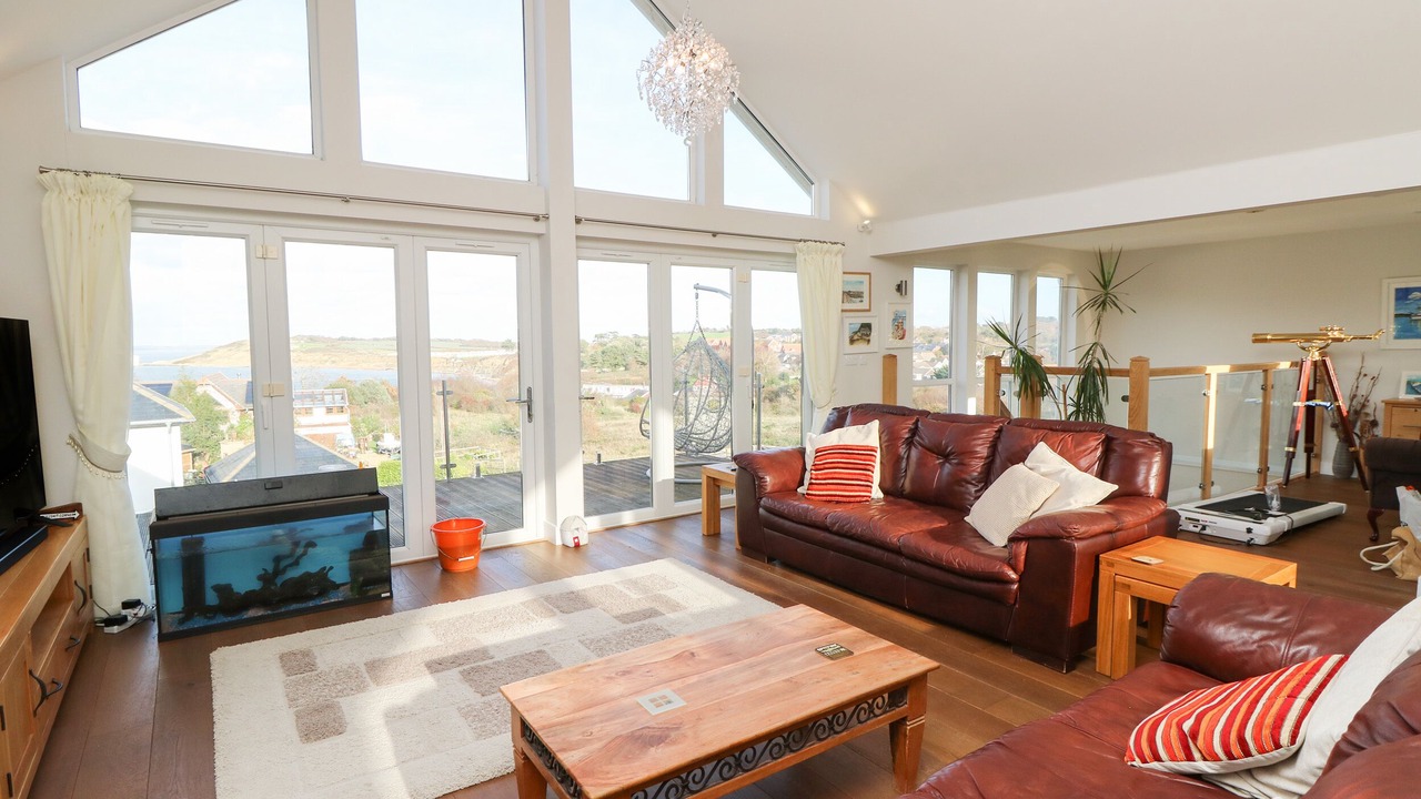 Photo of Livingroom in Totland Bay
