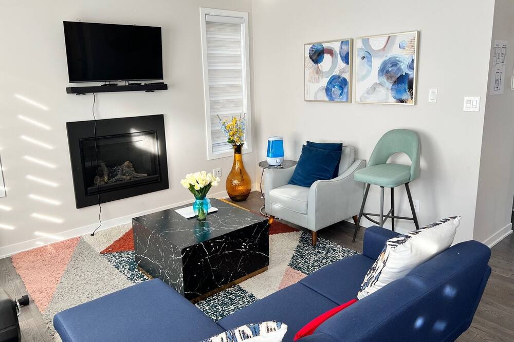 Photo of Livingroom in Ottawa Division