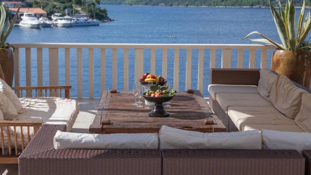 Photo of Outdoor in Broce