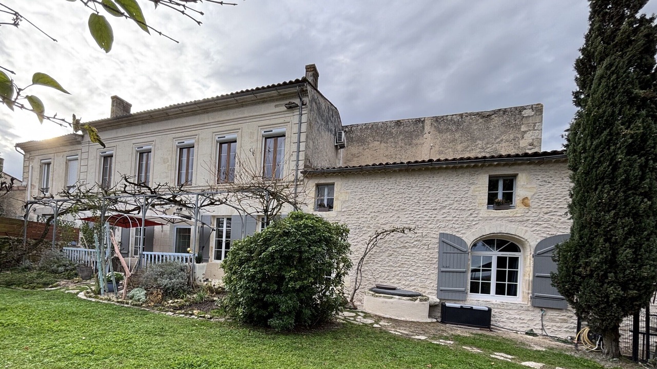 Photo of Outdoor in Saint-Estephe