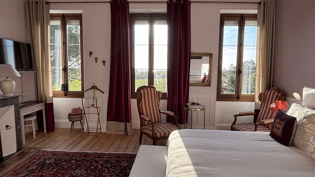 Photo of Bedroom in Saint-Estephe