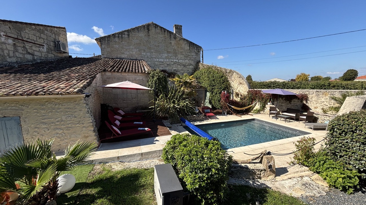 Photo of Outdoor in Saint-Estephe