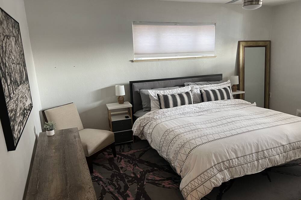 Photo of Bedroom in Lakeside