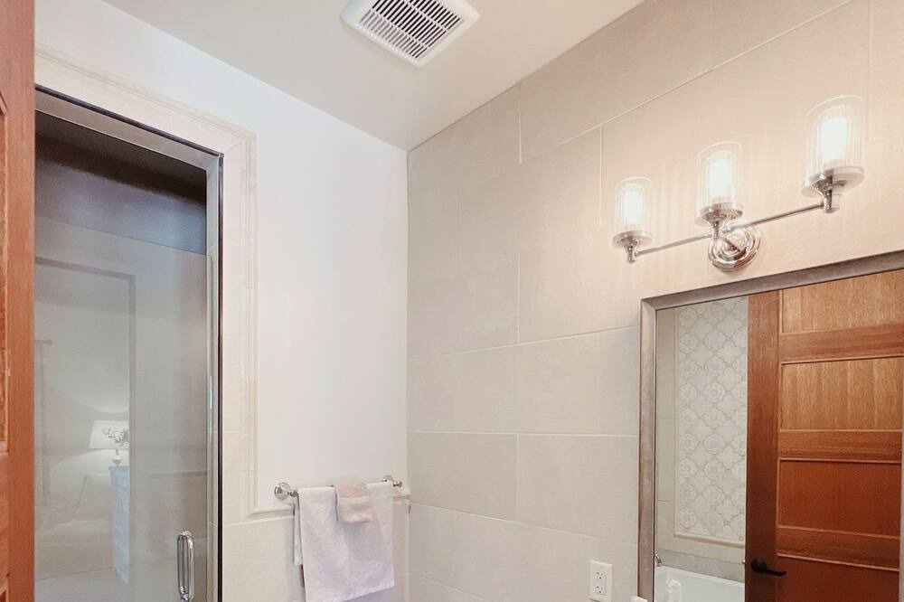 Photo of Bathroom in Willcox